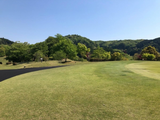 ゴルフ倶楽部ゴールデンウッド