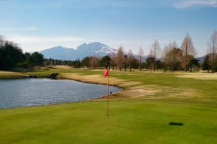 ゴルフ会員権を購入したメンバー様のプレー料金はどれくらい?